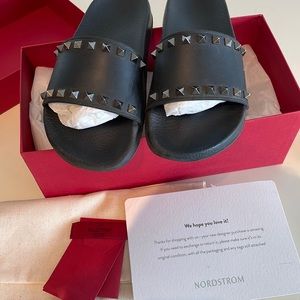 Valentino rockstud slides - 38